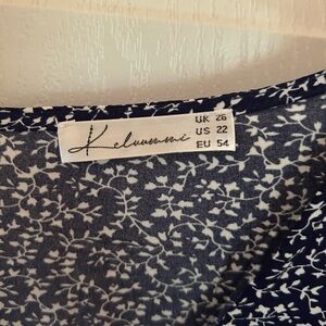 Women's size 22 blue and white floral dresss